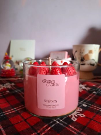 Strawberry candle 380g✨️